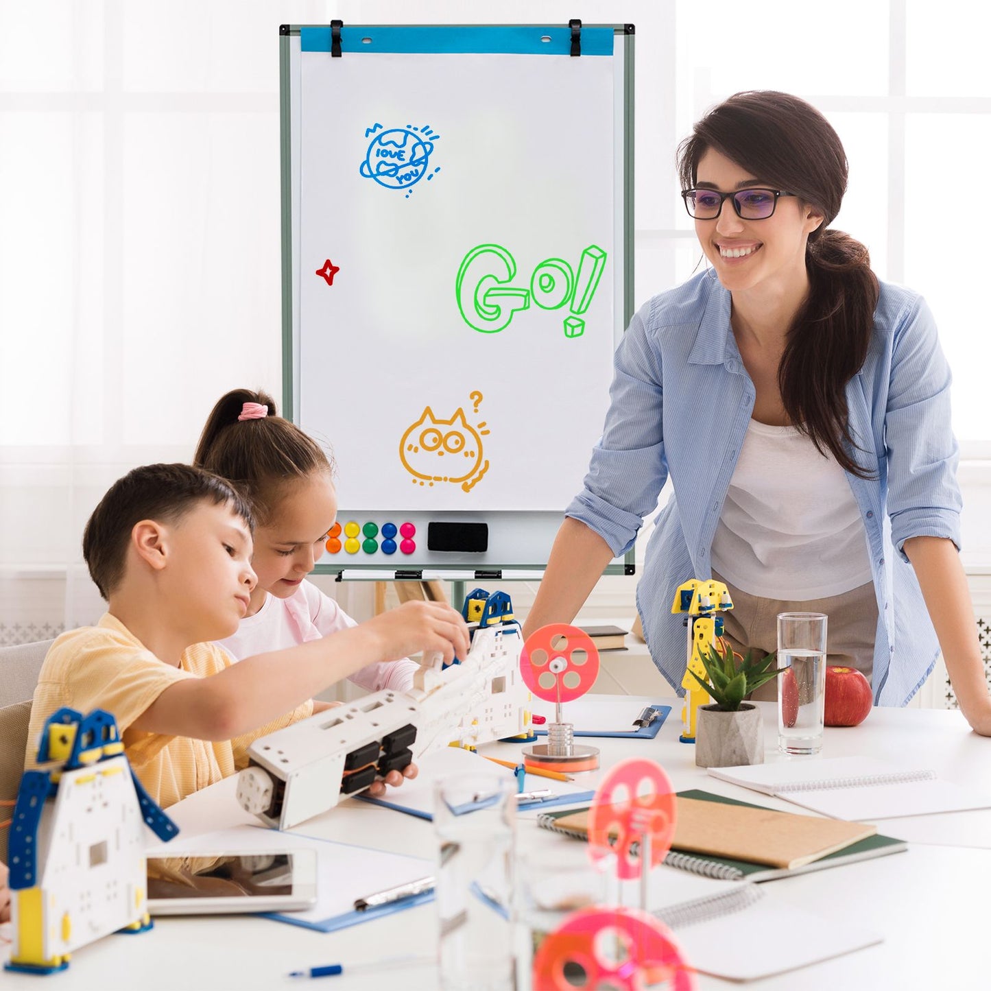 Height-Adjustable Magnetic Whiteboard on Wheels – 100 x 65 cm with Accessories